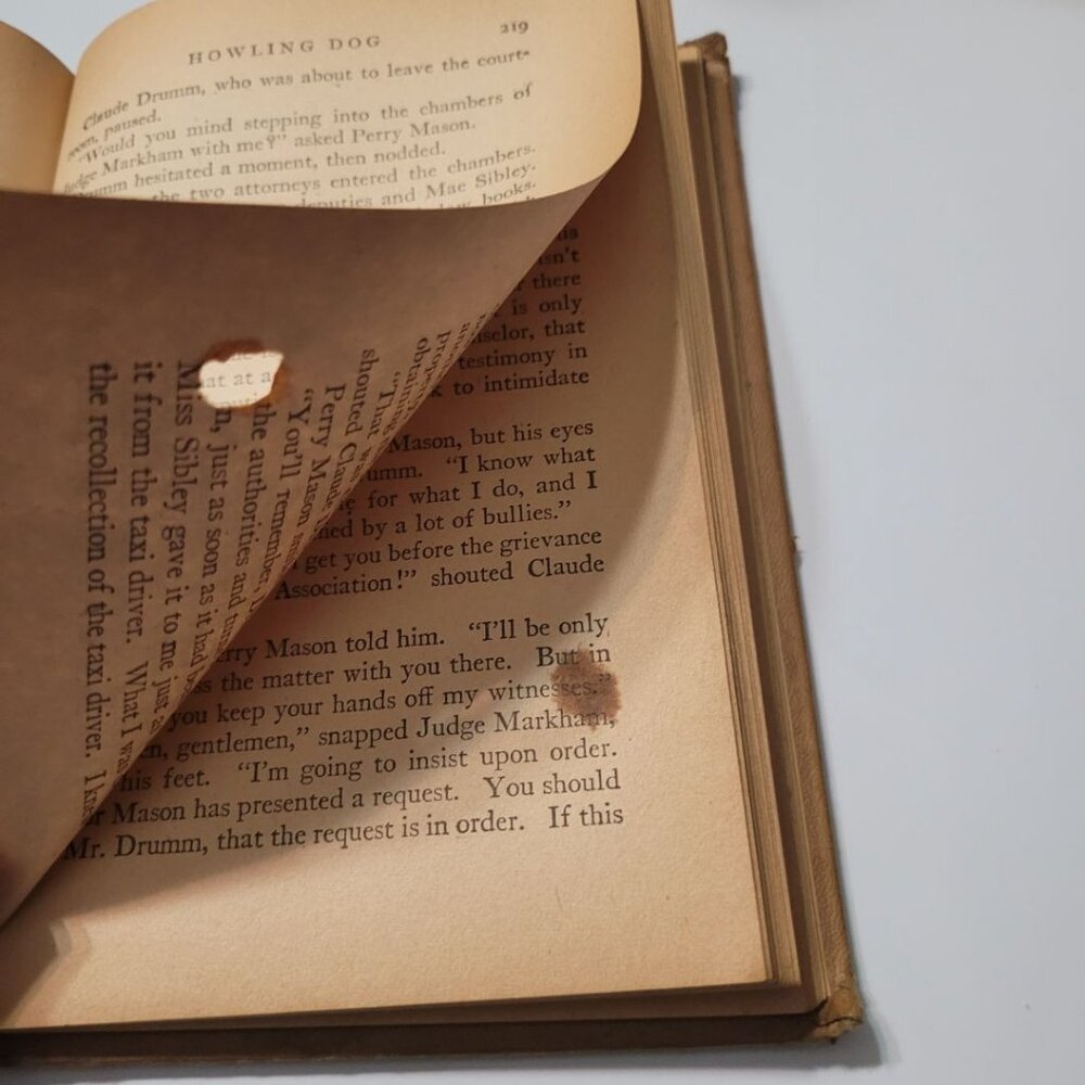 The Case Howling Dog Book 1934 Erle Stanley Gardner 1946‎ Hardcover Triangle - Picture 8 of 11